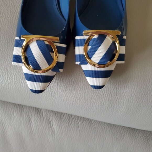 Salvatore Ferragamo EZIA in blue patent leather - Picture 5 of 12